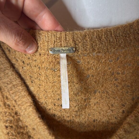 Free People Lulu Oversized V-Neck Sweater in Birchwood Brown Blouson Sweater. Lg - Picture 6 of 11